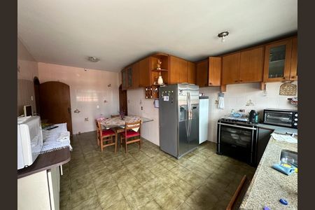 Casa à venda com 250m², 4 quartos e 3 vagas