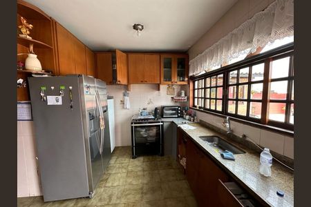 Casa à venda com 250m², 4 quartos e 3 vagas