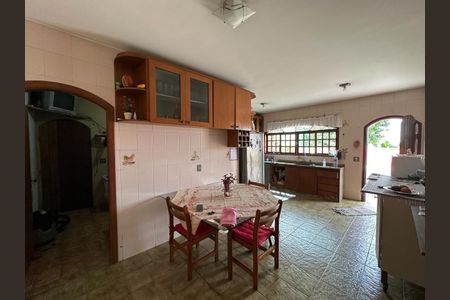 Casa à venda com 250m², 4 quartos e 3 vagas