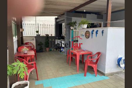 Casa à venda com 150m², 4 quartos e 2 vagas