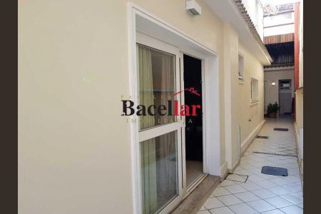 Casa de condomínio à venda com 134m², 3 quartos e 1 vaga