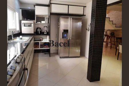 Casa de condomínio à venda com 134m², 3 quartos e 1 vaga