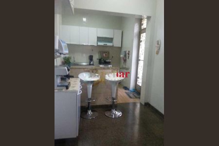 Casa à venda com 320m², 7 quartos e 1 vaga