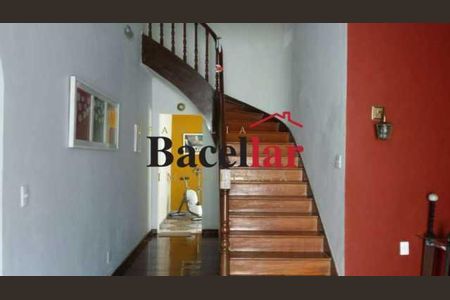 Casa à venda com 320m², 7 quartos e 1 vaga