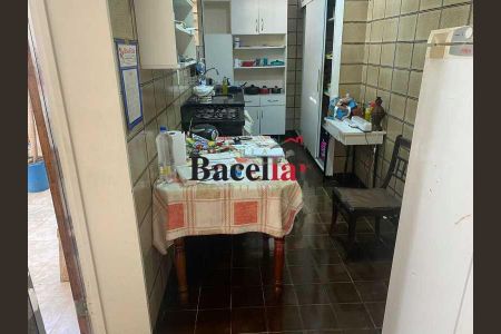 Casa à venda com 56m², 2 quartos e 1 vaga