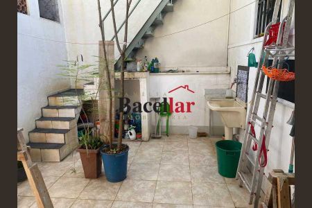 Casa à venda com 56m², 2 quartos e 1 vaga