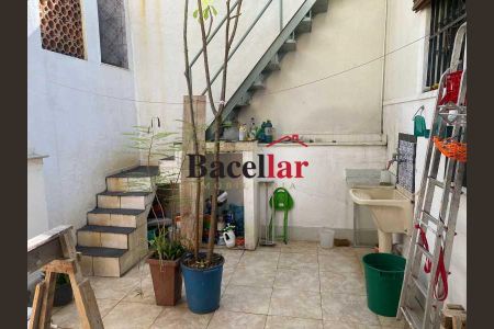 Casa à venda com 56m², 2 quartos e 1 vaga
