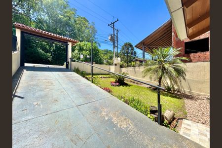 Casa à venda com 300m², 2 quartos e 2 vagasPátio