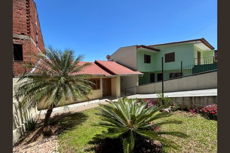 Casa à venda com 300m², 2 quartos e 2 vagasFachada