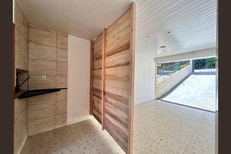 Casa à venda com 300m², 2 quartos e 2 vagasChurrasqueira