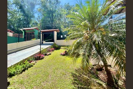 Casa à venda com 300m², 2 quartos e 2 vagasPátio