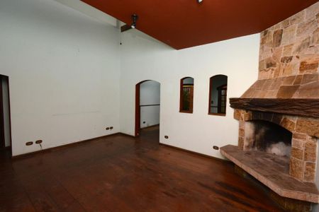 Casa à venda com 883m², 5 quartos e 8 vagasFoto 03