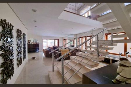 Casa à venda com 460m², 4 quartos e 5 vagas Casa à venda com 460m², 4 quartos e 5 vagasFoto 04