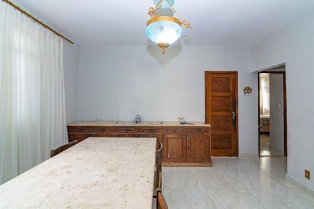 Casa à venda com 300m², 2 quartos e 4 vagasSala 2