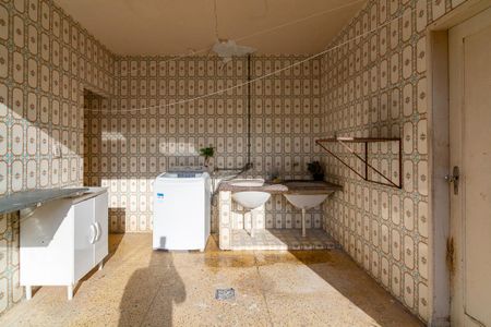 Casa à venda com 300m², 2 quartos e 4 vagasÁrea de Serviço