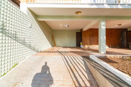 Casa à venda com 300m², 2 quartos e 4 vagasGaragem