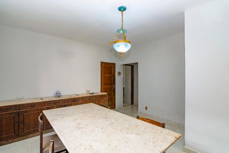 Casa à venda com 300m², 2 quartos e 4 vagasSala 2