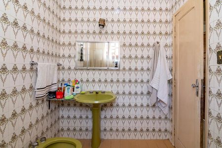 Casa à venda com 300m², 2 quartos e 4 vagasBanheiro