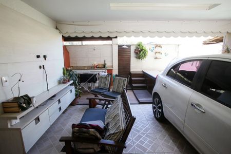 Casa de condomínio à venda com 240m², 5 quartos e 2 vagasChurrasqueira