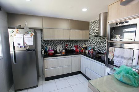 Casa de condomínio à venda com 240m², 5 quartos e 2 vagasCozinha