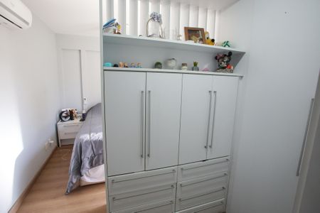 Casa de condomínio à venda com 240m², 5 quartos e 2 vagasCloset da Suíte 1