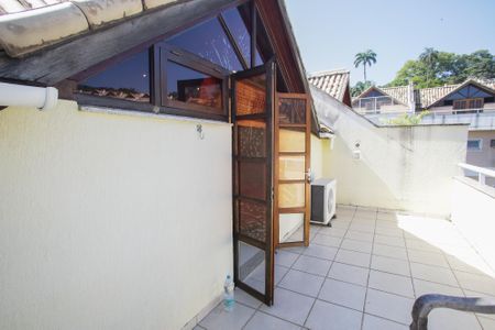 Casa de condomínio à venda com 240m², 5 quartos e 2 vagasVaranda do Quarto Estúdio