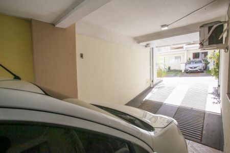 Casa de condomínio à venda com 240m², 5 quartos e 2 vagasGaragem