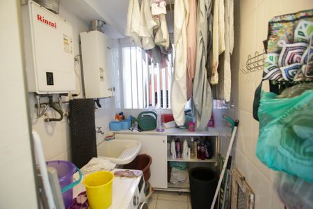 Casa de condomínio à venda com 240m², 5 quartos e 2 vagasÁrea de Serviço