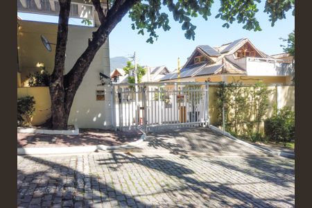 Casa de condomínio à venda com 240m², 5 quartos e 2 vagasFachada do Condomínio