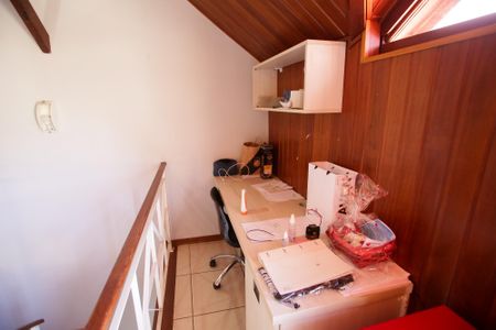 Casa de condomínio à venda com 240m², 5 quartos e 2 vagasQuarto Estúdio