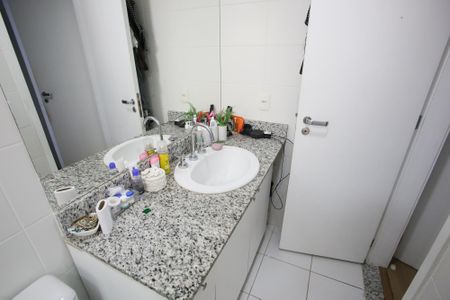 Casa de condomínio à venda com 240m², 5 quartos e 2 vagasBanheiro da Suíte 2
