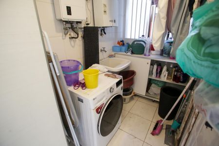 Casa de condomínio à venda com 240m², 5 quartos e 2 vagasÁrea de Serviço