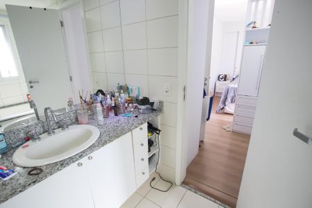 Casa de condomínio à venda com 240m², 5 quartos e 2 vagasBanheiro da Suíte 1