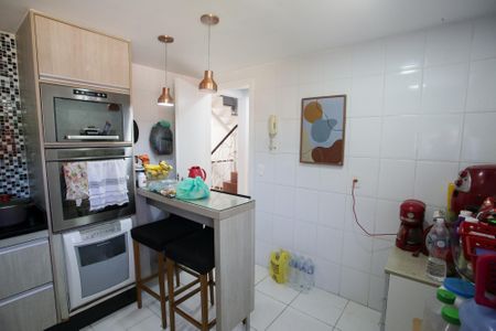 Casa de condomínio à venda com 240m², 5 quartos e 2 vagasCozinha