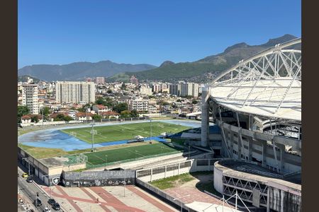 Apartamento à venda com 167m², 4 quartos e 2 vagasVista da Suíte 1