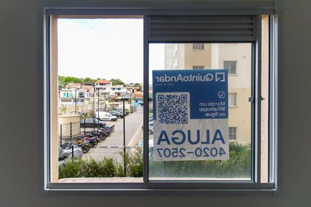 Apartamento para alugar com 33m², 2 quartos e sem vaga Apartamento para alugar com 33m², 2 quartos e sem vagaPlaca na janela
