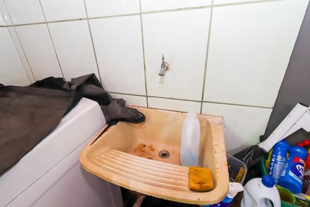 Casa à venda com 100m², 3 quartos e 5 vagas Casa à venda com 100m², 3 quartos e 5 vagasÁrea de Serviço