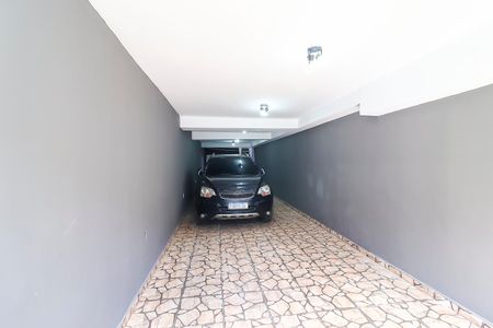 Casa à venda com 100m², 3 quartos e 5 vagas Casa à venda com 100m², 3 quartos e 5 vagasGaragem