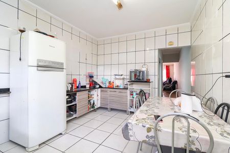 Casa à venda com 100m², 3 quartos e 5 vagas Casa à venda com 100m², 3 quartos e 5 vagasCozinha