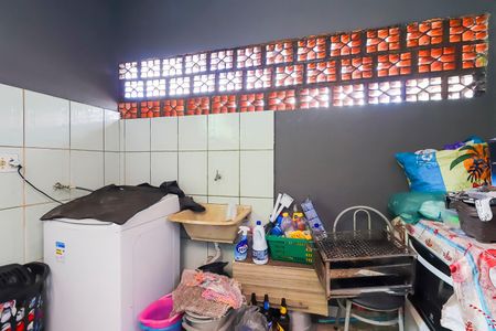 Casa à venda com 100m², 3 quartos e 5 vagas Casa à venda com 100m², 3 quartos e 5 vagasÁrea de Serviço