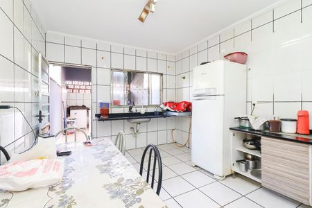 Casa à venda com 100m², 3 quartos e 5 vagas Casa à venda com 100m², 3 quartos e 5 vagasCozinha