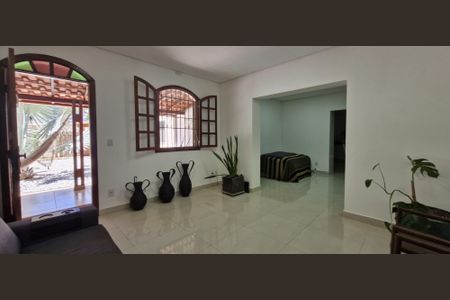 Casa à venda com 5 quartos, 470m² em Várzea, Lagoa Santa