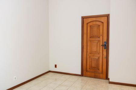 Apartamento para alugar com 70m², 2 quartos e 1 vagaSala