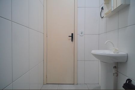 Banheiro de kitnet/studio para alugar com 1 quarto, 25m² em Vila Nova, Novo Hamburgo