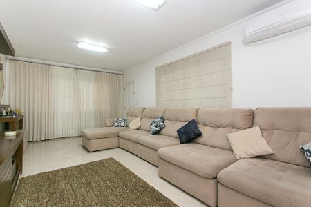 Casa à venda com 200m², 4 quartos e 2 vagasSala