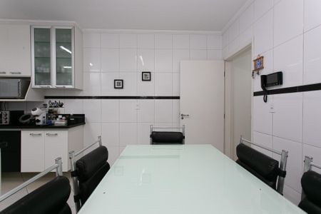 Casa à venda com 200m², 4 quartos e 2 vagasCozinha
