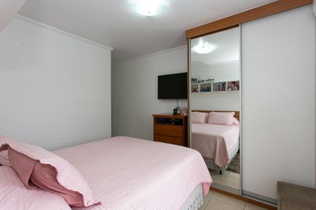 Casa à venda com 200m², 4 quartos e 2 vagasSuíte