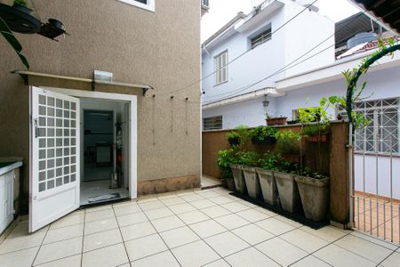 Casa à venda com 200m², 4 quartos e 2 vagasQuintal