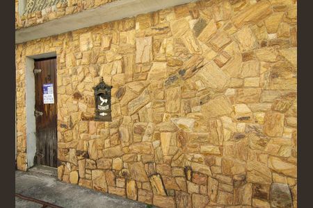 Casa à venda com 147m², 3 quartos e 2 vagas Casa à venda com 147m², 3 quartos e 2 vagasFachada