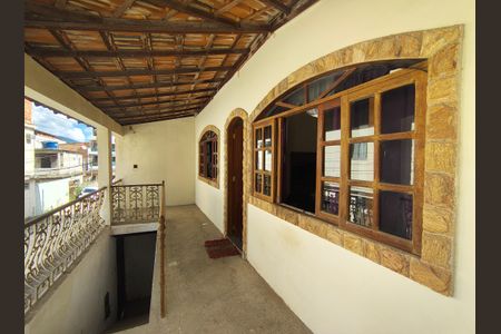 Casa à venda com 147m², 3 quartos e 2 vagas Casa à venda com 147m², 3 quartos e 2 vagasTerraço